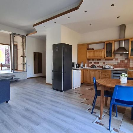 Spacious Condo 5 Min To Jurmala Beach Экстерьер фото